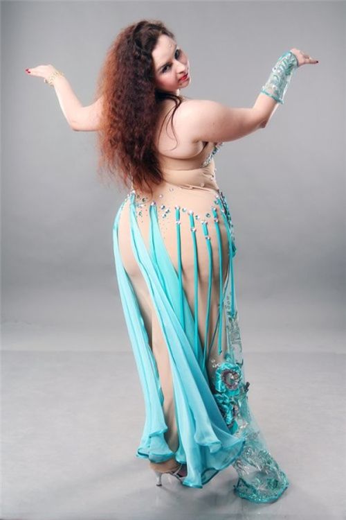 500px x 750px - belly dancer blowjob at XXX Pic